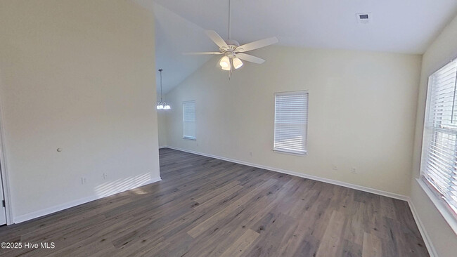 Building Photo - 4264 Sunglow Dr