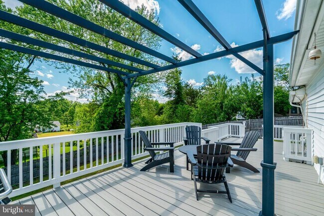 Building Photo - 6510 Carriage Dr