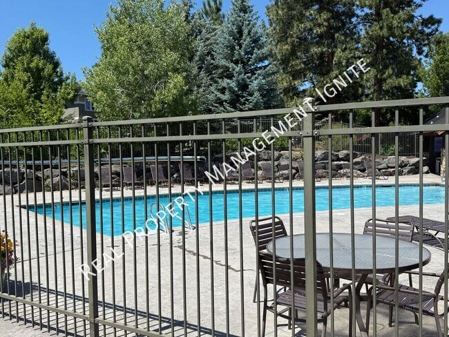 Building Photo - 61203 Snowbrush Dr