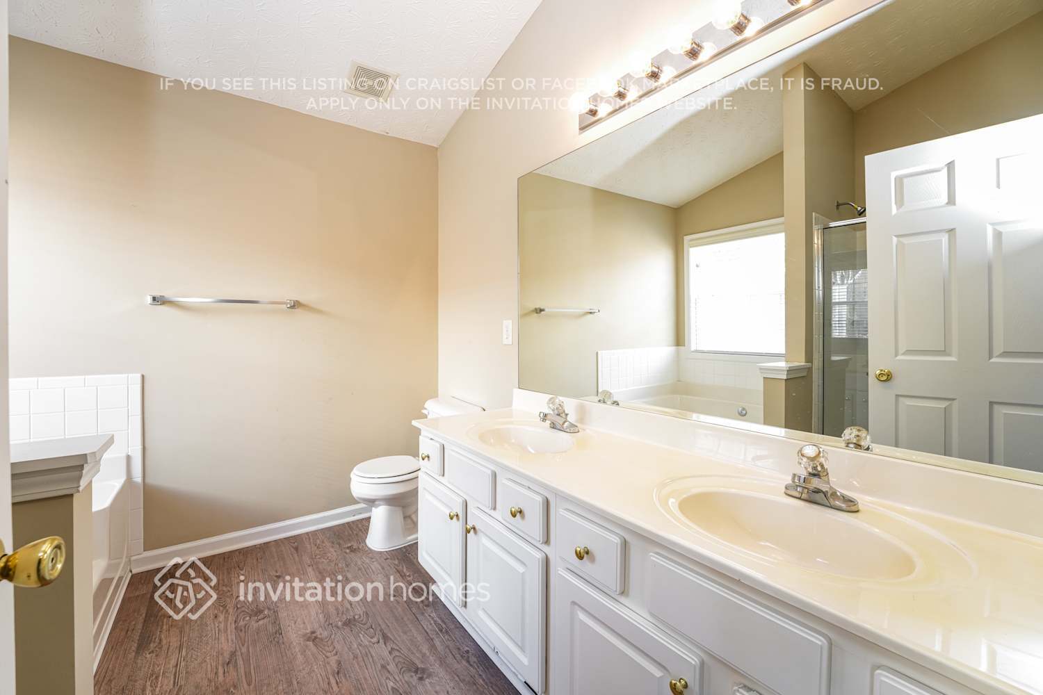 Building Photo - 975 James Ridge Dr