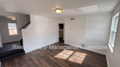 Building Photo - 138 Delaware Dr