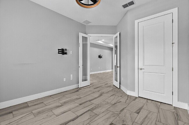 Building Photo - INDIAN TRAILS