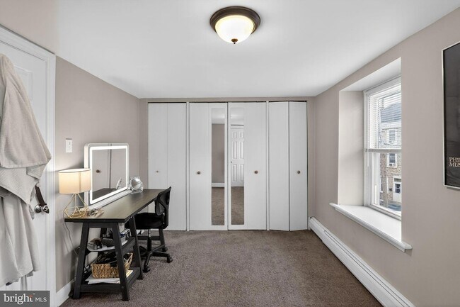 Building Photo - 4743 Umbria St