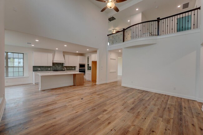 Building Photo - Must See 5 Bed 4.5 Bath in Northlake