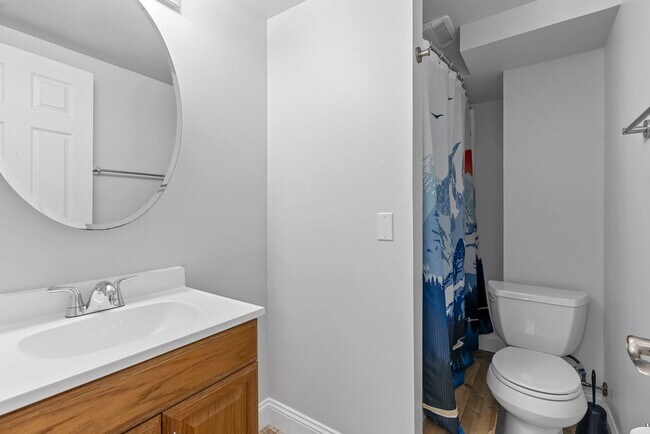 Building Photo - Luxury Remodeled 3Bed/2Bath w/ Finished Ba...