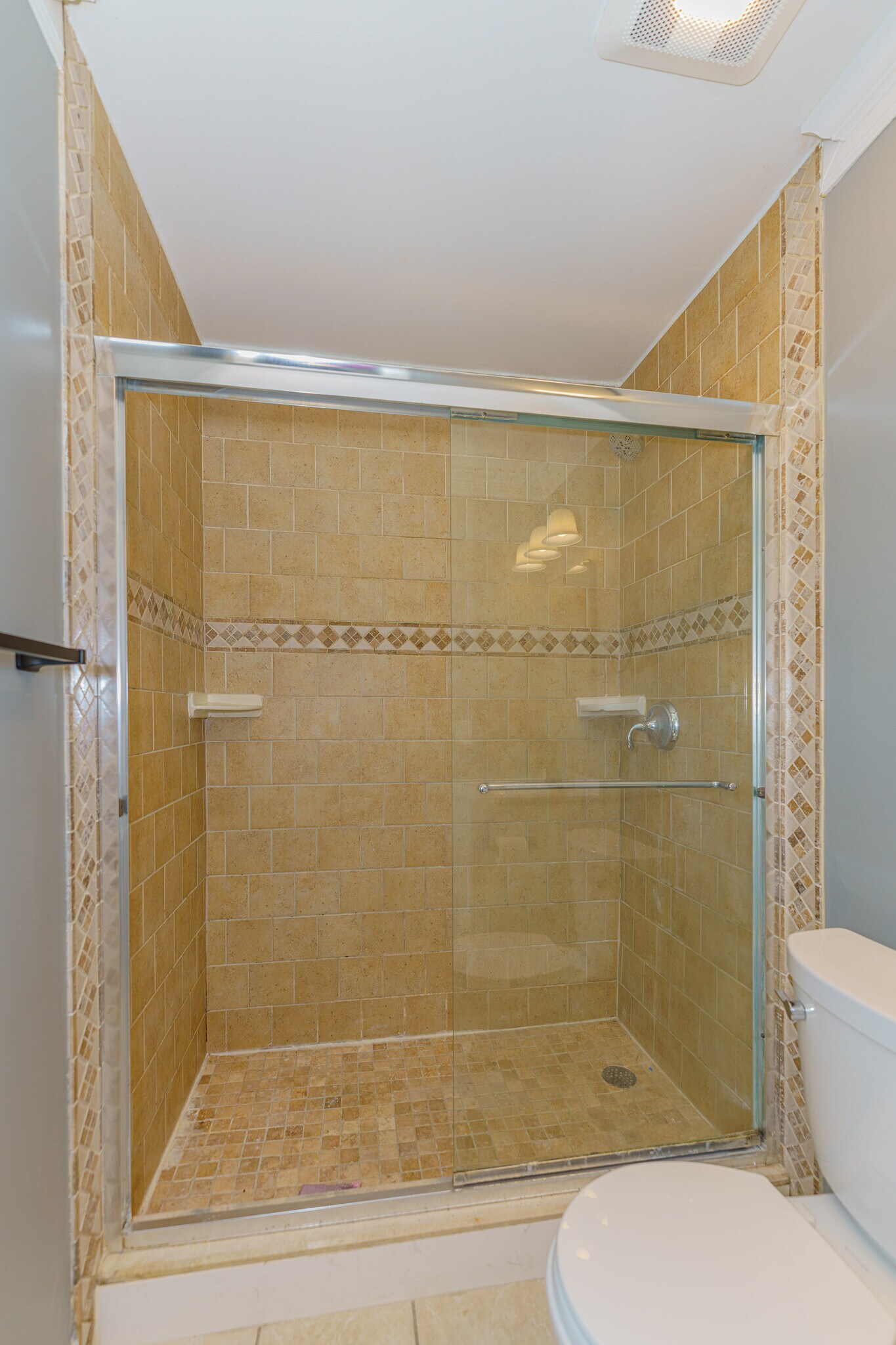 Building Photo - 15 Spa Cir
