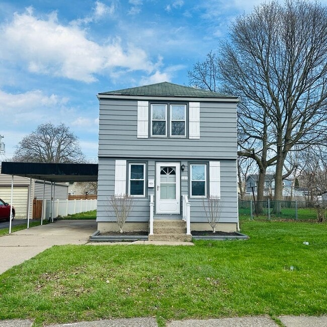 Building Photo - 465 75th St