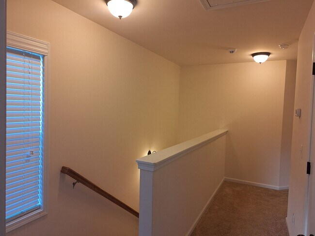 Building Photo - Wonderful Three Bedroom Home in Northeast ...