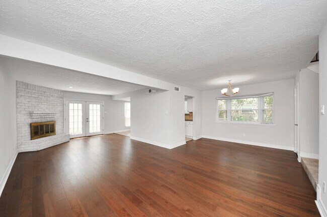Building Photo - 742 Country Pl Dr