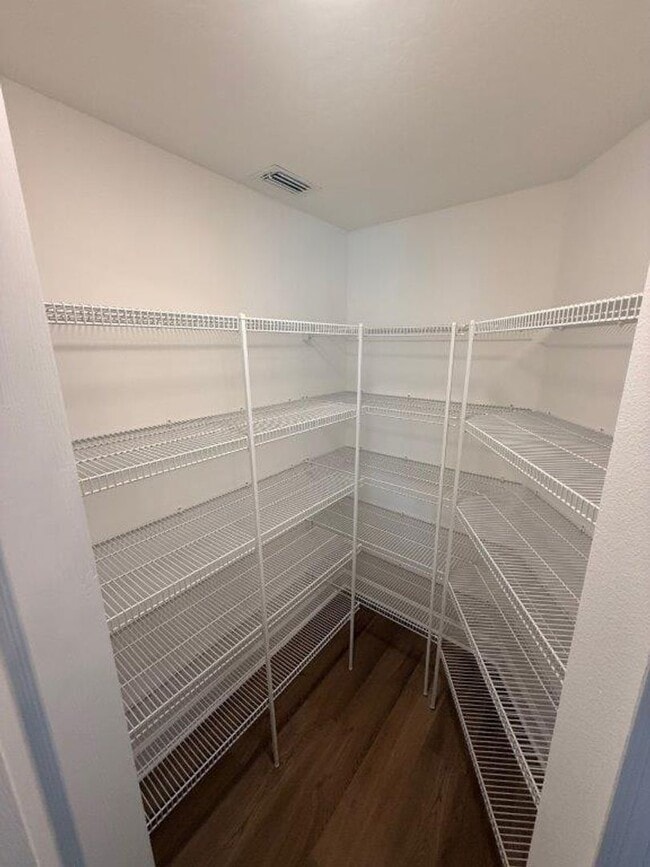 Building Photo - 3838 Peacock Dr