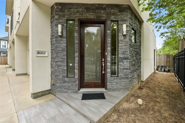 Building Photo - 1611 Spring St