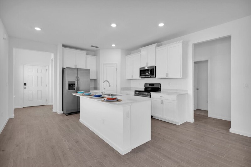 Building Photo - 302 Lake Sinclair St