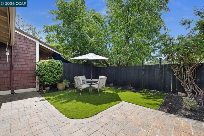 Building Photo - 238 Thistle Cir