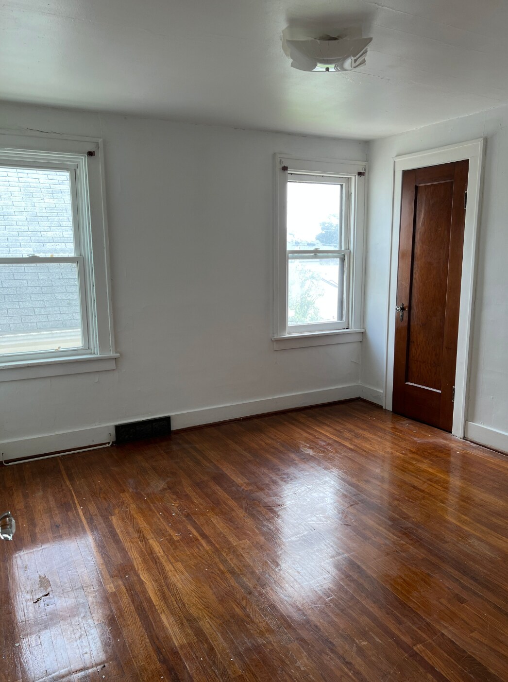 Building Photo - 161 Whitehall Ave