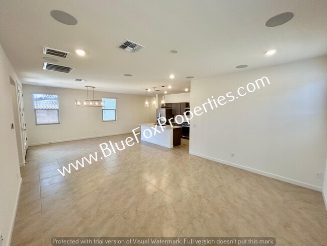 Building Photo - 9286 N Peridot Vis Ave