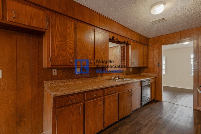 Building Photo - 3 Bed/2 Bath Home in the Heart of Pearl