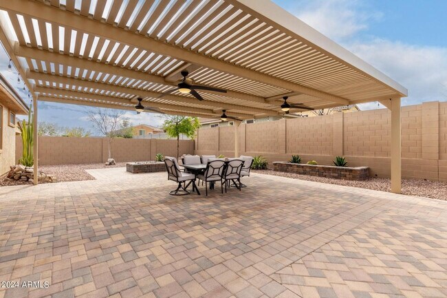 Building Photo - 26880 N 99th Dr