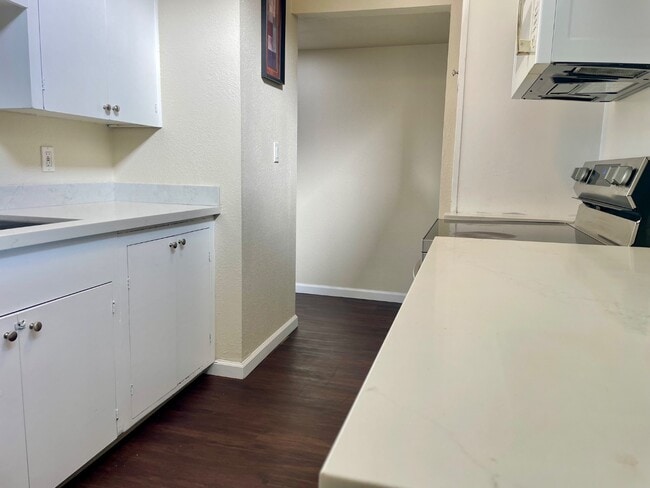 Building Photo - 175 W Alameda St