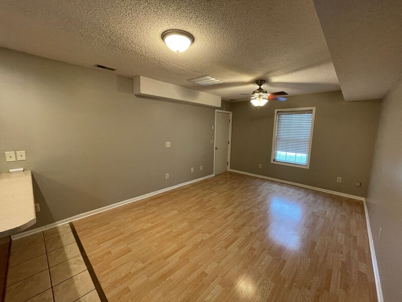 Building Photo - 1539 E Wayne St