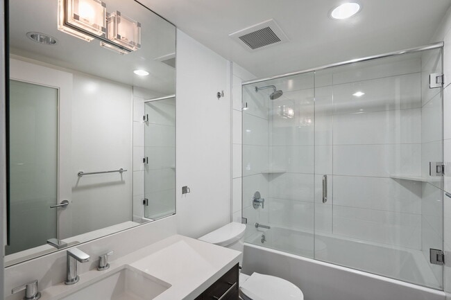 Building Photo - 11023 Fruitland Dr