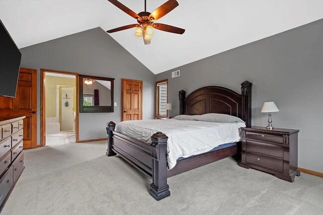 master suite - 2935 Willard Ln