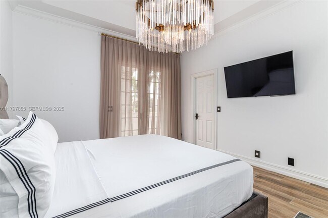 Building Photo - 1309 Middle River Dr