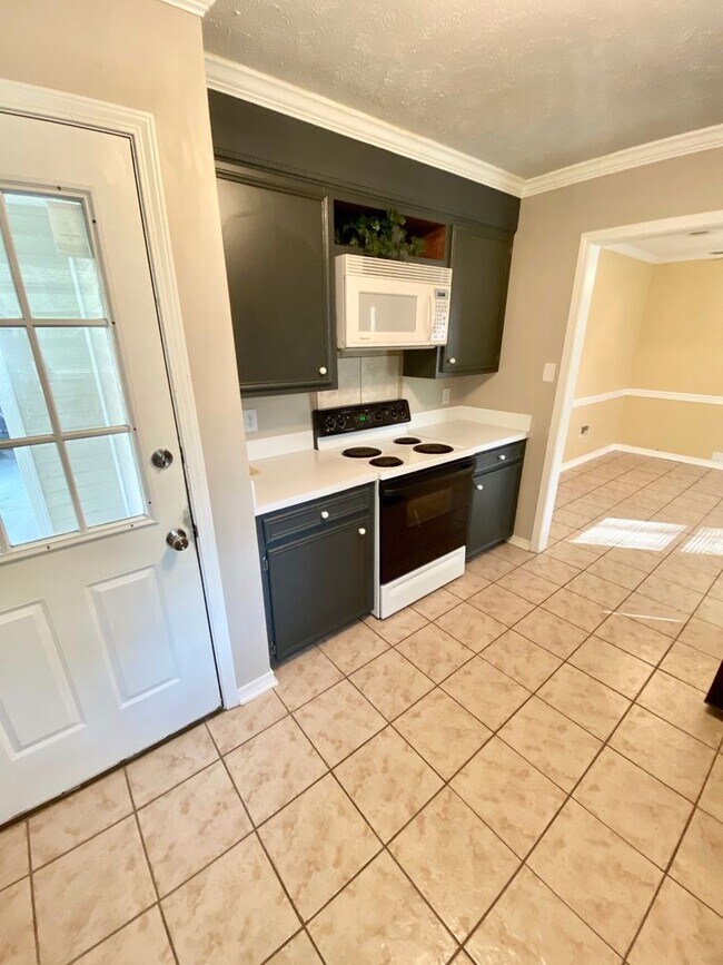 Building Photo - 3 bed, 2 bath in the Heart of Ridgeland
