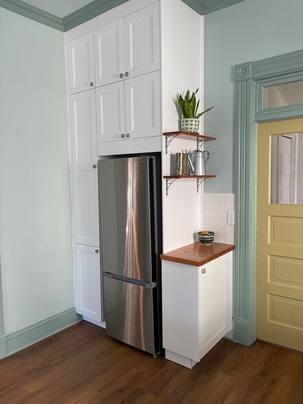 Pull out pantry - 3521 NE 8th Ave