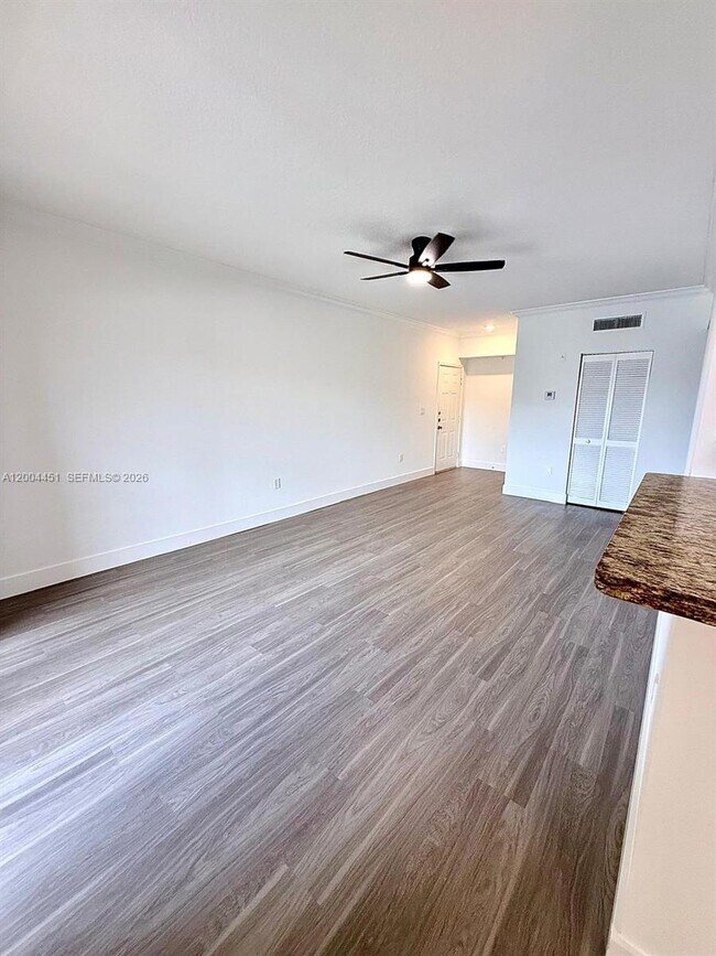 Building Photo - 131 SW 117th Ave