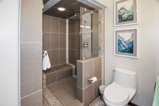 Building Photo - 1810 Avenida Del Mundo