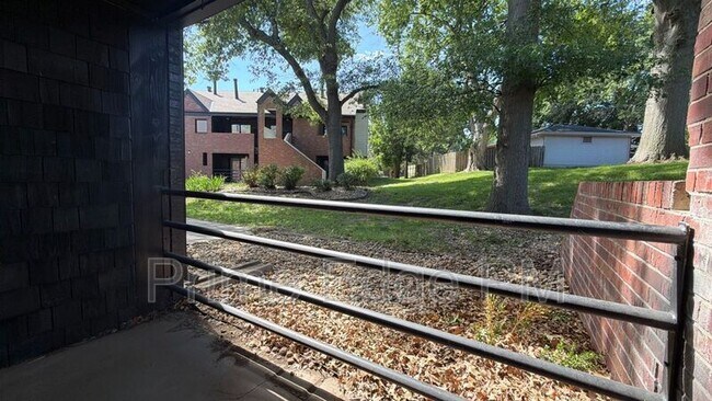 Building Photo - 1821 Ridgehaven Ct
