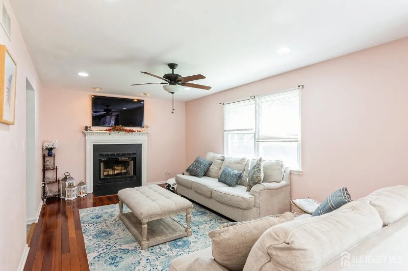 Building Photo - 1484 Osage Rd