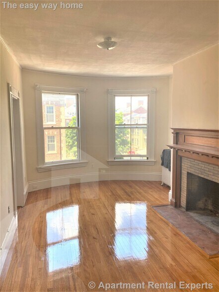 Primary Photo - 2 Ware St
