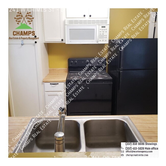 Building Photo - 1241 W Chimes St