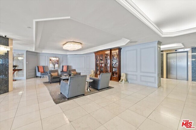 Building Photo - 10660 Wilshire Blvd