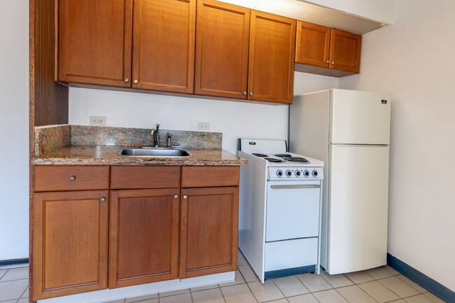 Building Photo - Queens Villa 1bd/1ba/1parking