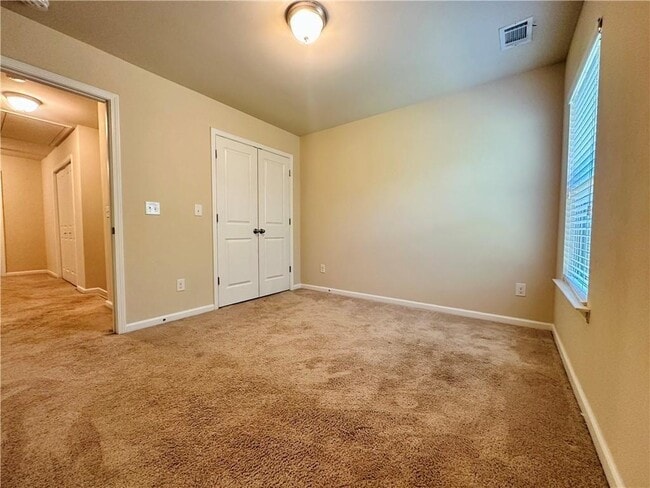 Building Photo - 244 Highland Pointe Cir E