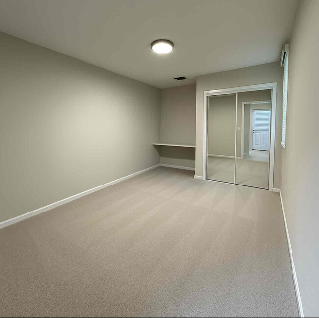 Building Photo - 815 N Sparks St