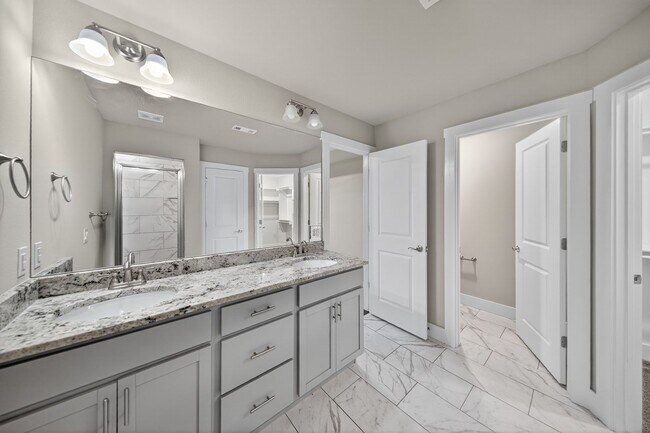 Building Photo - Great House in Quiet Neighborhood Ready to...
