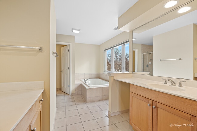 Building Photo - 2640 Chelsey St