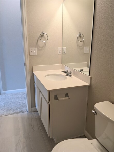 2nd floor bathroom - 14925 E Belleview Dr