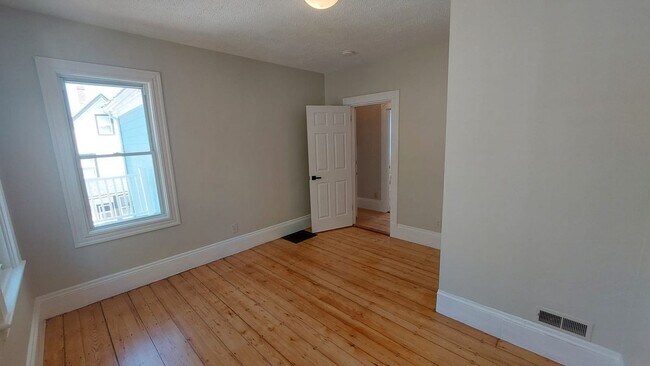 Building Photo - 9 Woodville Park