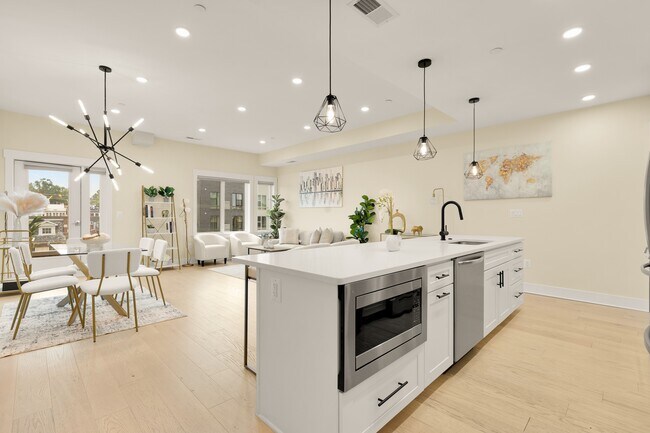 Building Photo - 822 Kennedy St NW