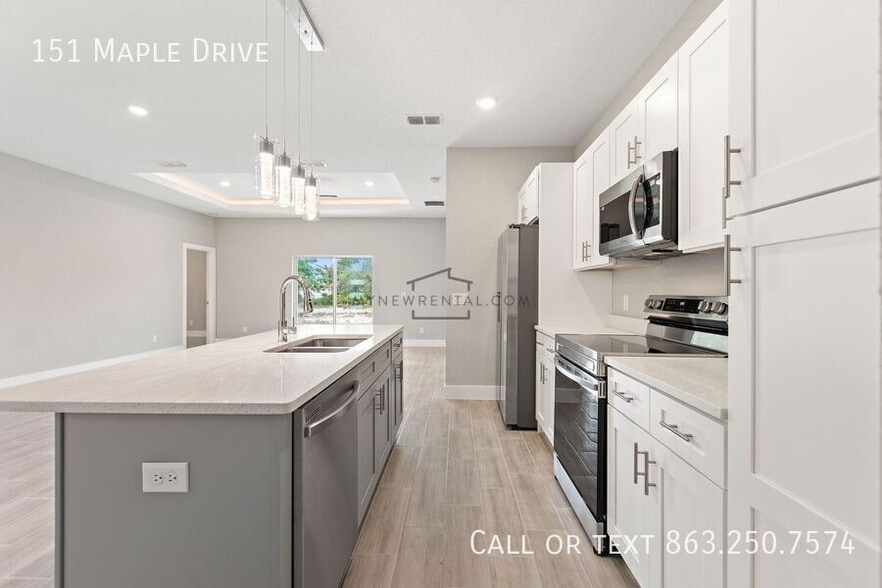 Building Photo - 151 Maple Dr