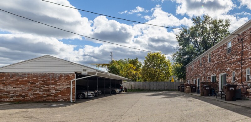 Building Photo - 4616 Catalpa Dr.