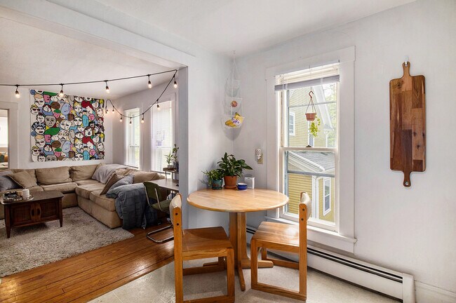 Building Photo - 407 N Ashley St