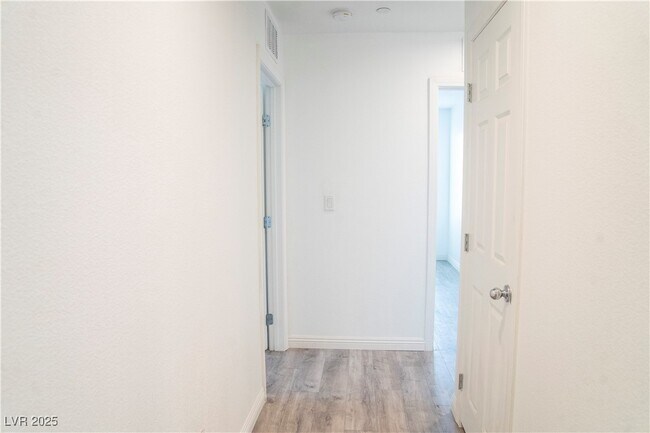 Building Photo - 4153 Rancho Crossing St