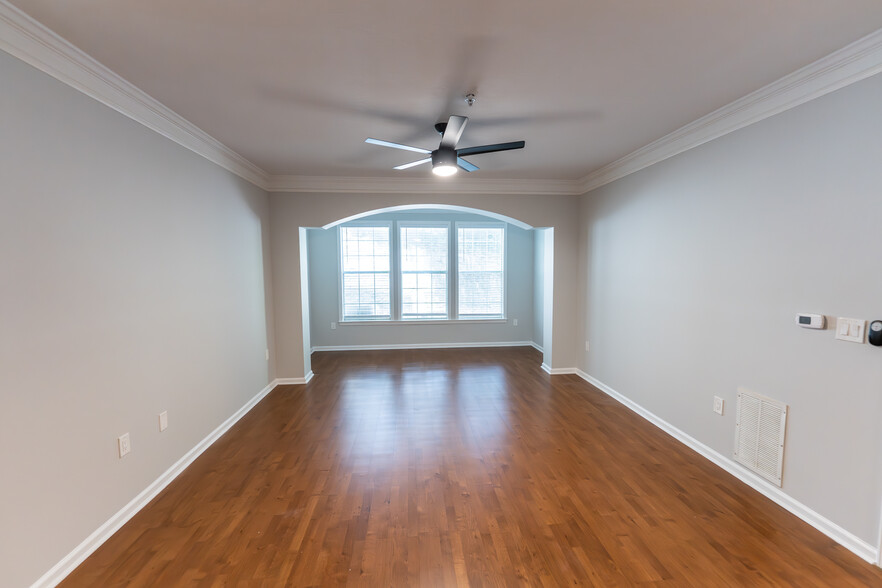 Living Room - 1133 Westchester Rdg NE