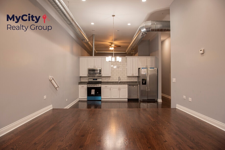Kitchen/Dining - 2874 N Milwaukee Ave