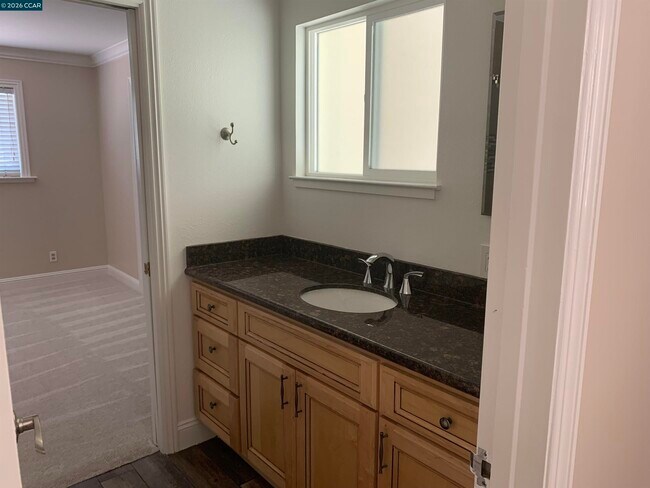 Building Photo - 1608 Claycord Ave